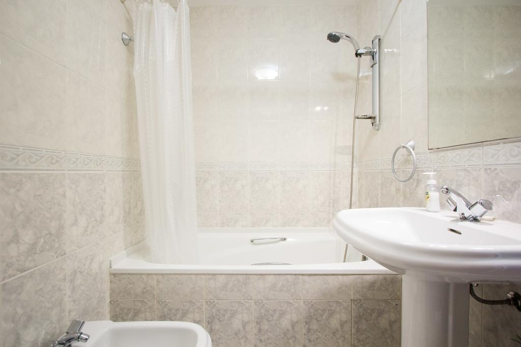 Spacious Apartment In Lisbon Bagian luar foto